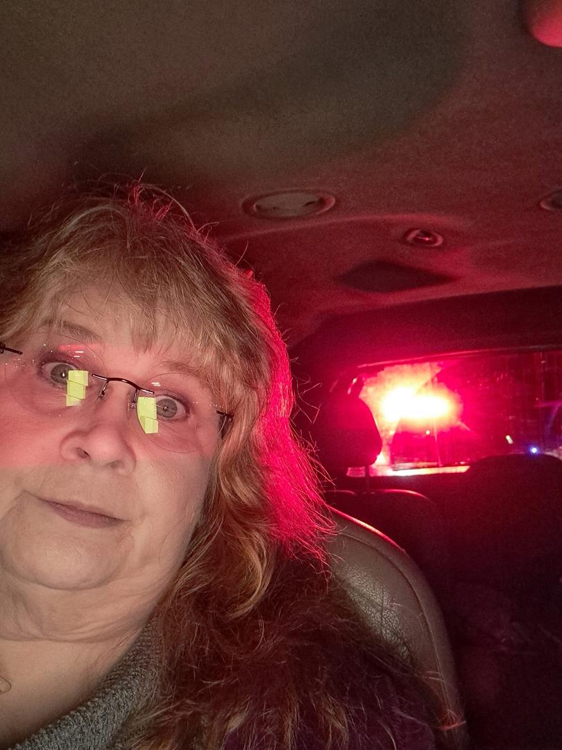How I spent my 40th High School Réunion. Yes, that's the police behind my truck. It died on the way and he's blocking traffic behind me while I wait for thw tow truck. I'm hating life and need to pee! 😫