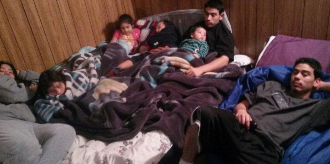 Esta es mi hermosa familia no cambio estos momentos d familia por NADA ni NADIE :-)
Todos entrados en una movie