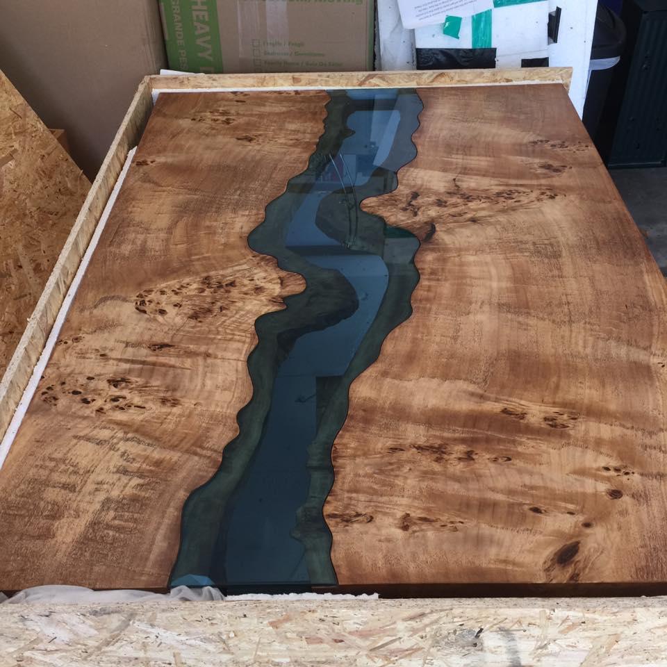 We can finally breathe a sigh of relief! The coffee table arrived from the craftsman in Poland all in one piece...