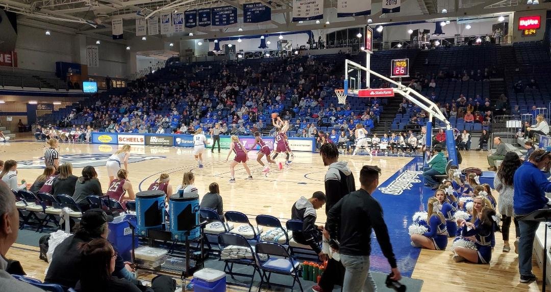 I'm the Bus driver for the SIU Salukis playing at Drake tonight and tomorrow!