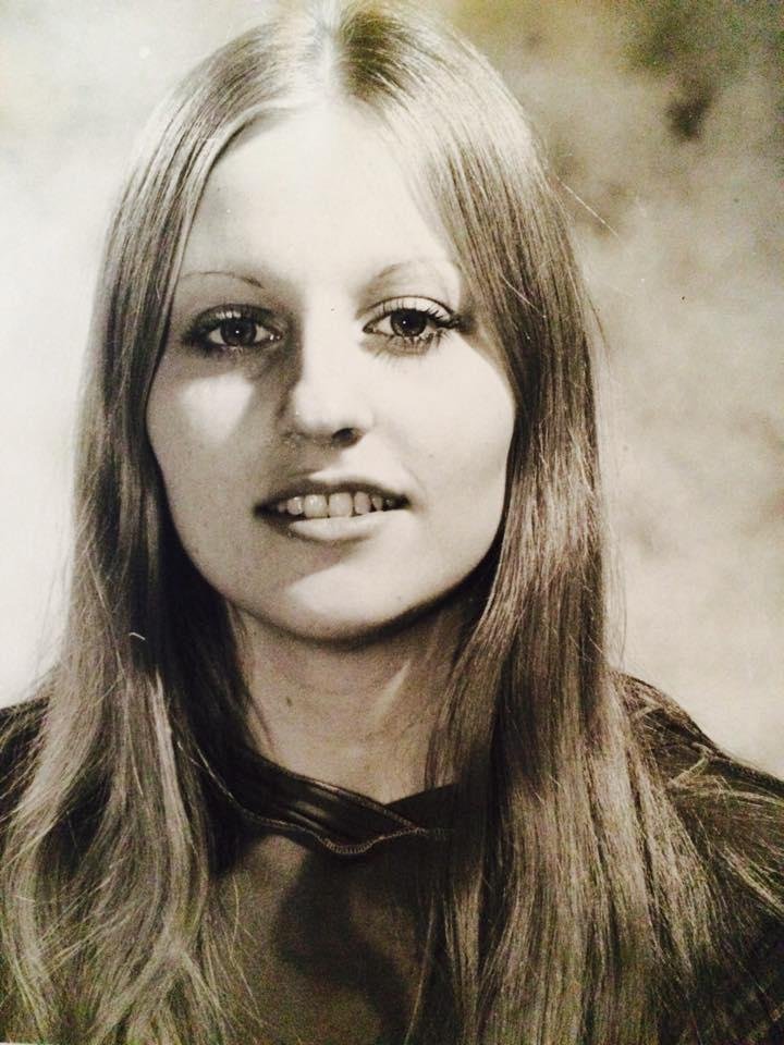 TBT
Me b4 bangs @ 17
This pic was a Baldwin Senior High photography class assignment and was photographed by I believe Mark Krauss - he took my pic & I took his pic and of course we had to develop & print them ourselves. It