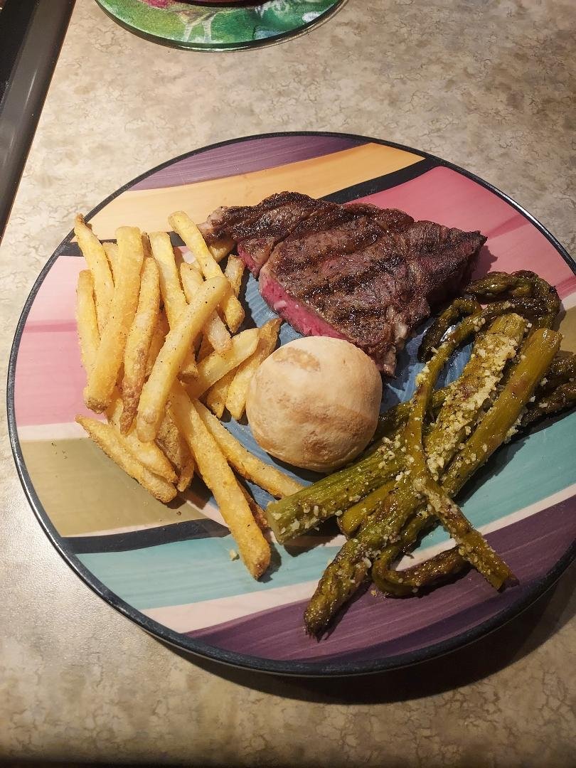 Saturday night supper at Joe & Lynn's Bar and Grill.