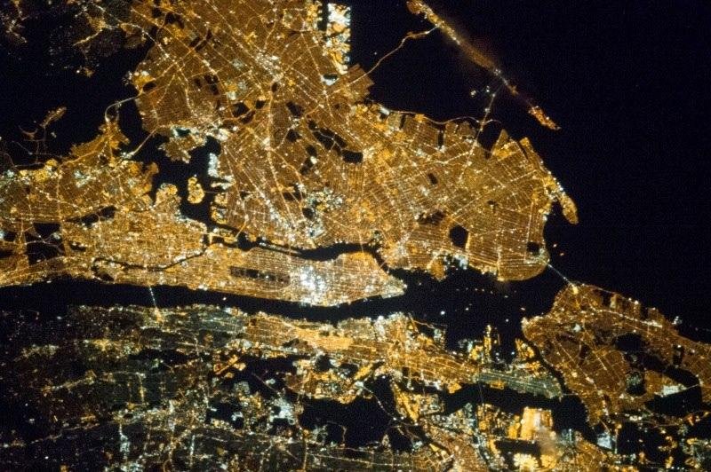 'New York City at Night' Image
2013-04-01 14:25:45 http://www.nasa.gov/multimedia/imagegallery/image_feature_2480.html