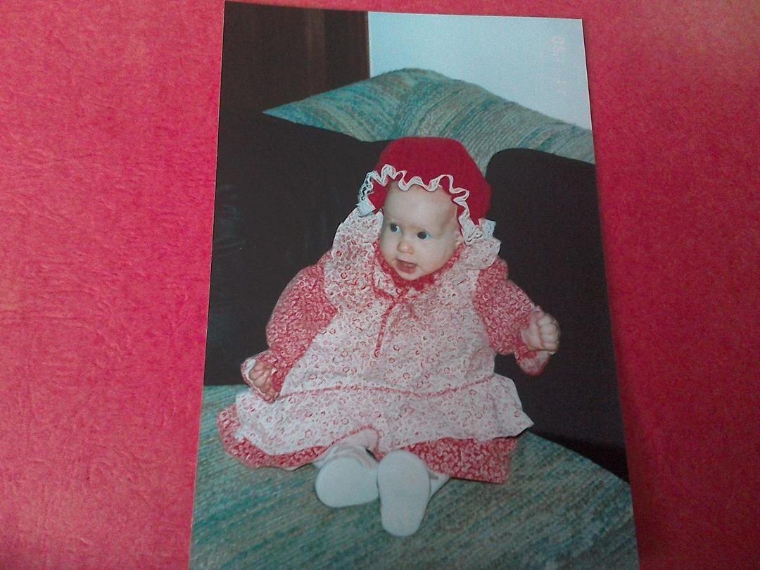 Hey family !  Can you guess who this cute little granddaughter of our's is !  She is now all grown up !!!