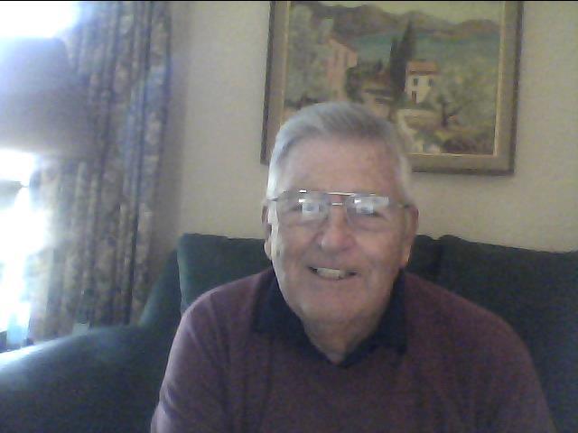 Jus wanted to introduce me and share a photo.t