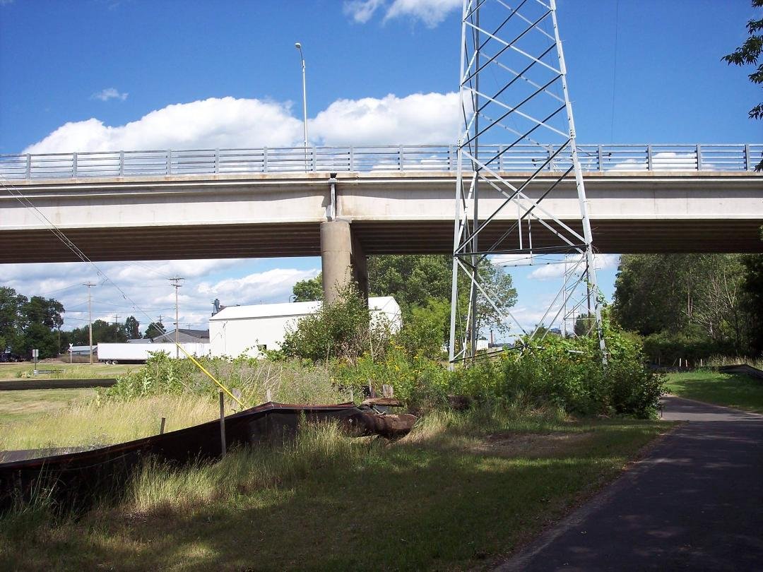 Just starting the trail. This is under the Center Ave bridge.