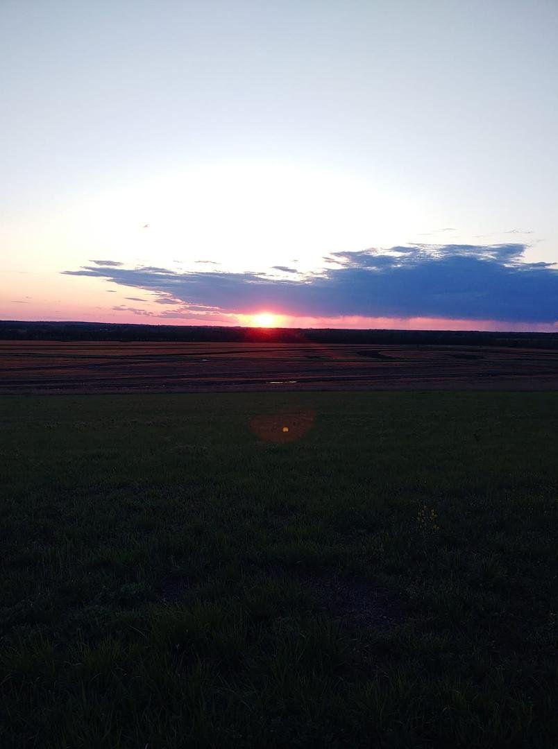 Sunset last night. This was taken with phone camera I might have a better one on my camera.