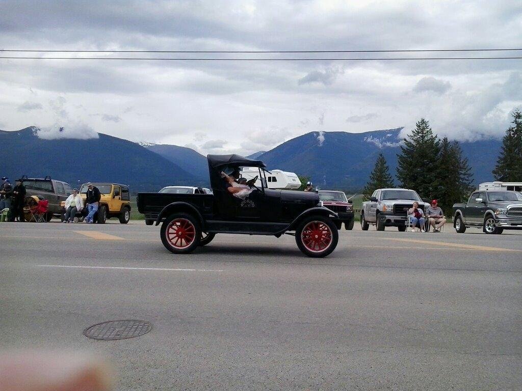 Crestonblossonfest