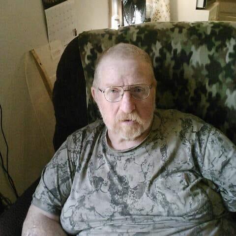 This is my Dad ❤️. I am asking people who love their Dads, whether they are here or not, to join the challenge of posting a photo of the man that made you. Just one photo of your Dads, not a collage or video. The goal is t