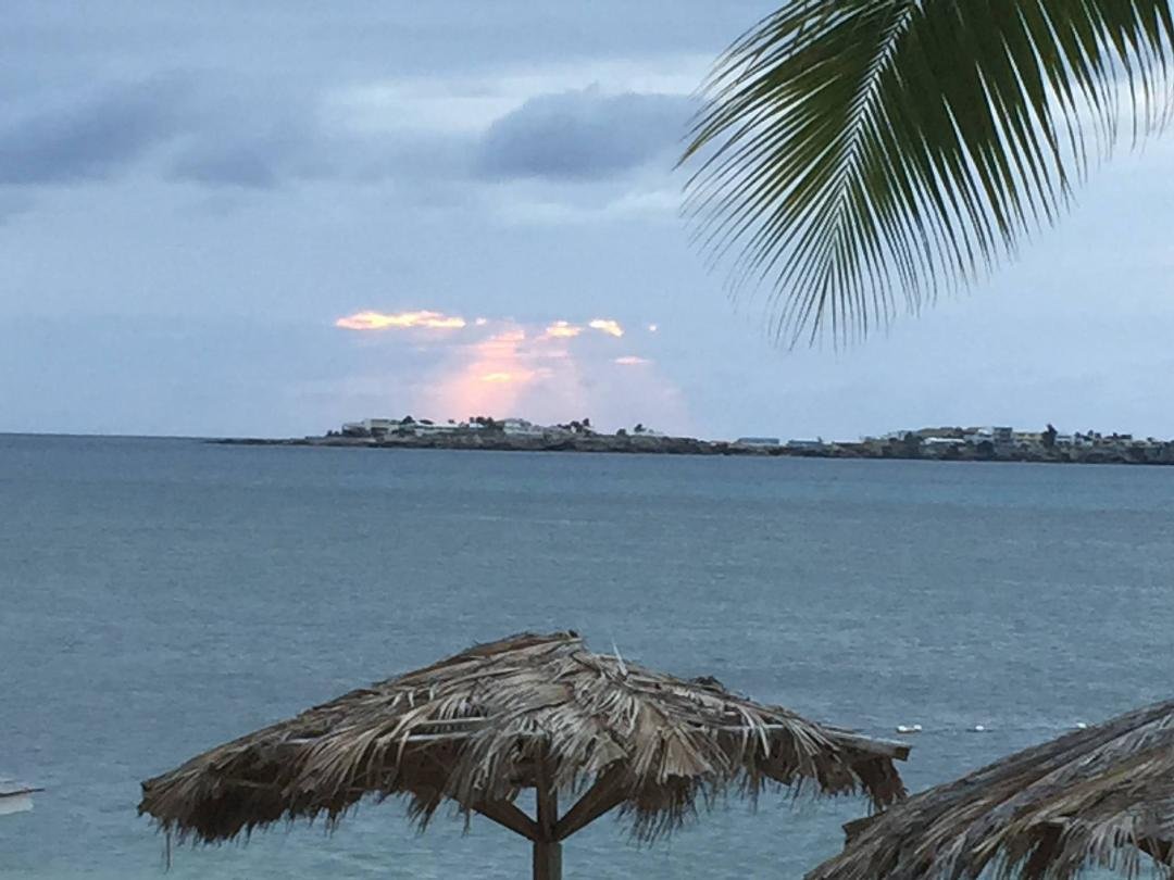 Our last sunset from our home in St Martin
..........till next year😎