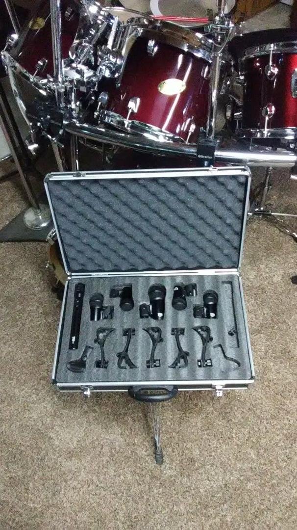 Got 1 microphone up 6 more to go