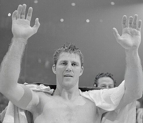 R.I.P. Jerry Quarry who died this day in 1999. Was a top heavyweight in the late 60s and early 70s who had the misfortune to have his prime coincide with what is arguably to golden age of heavyweight boxing. He was a relent