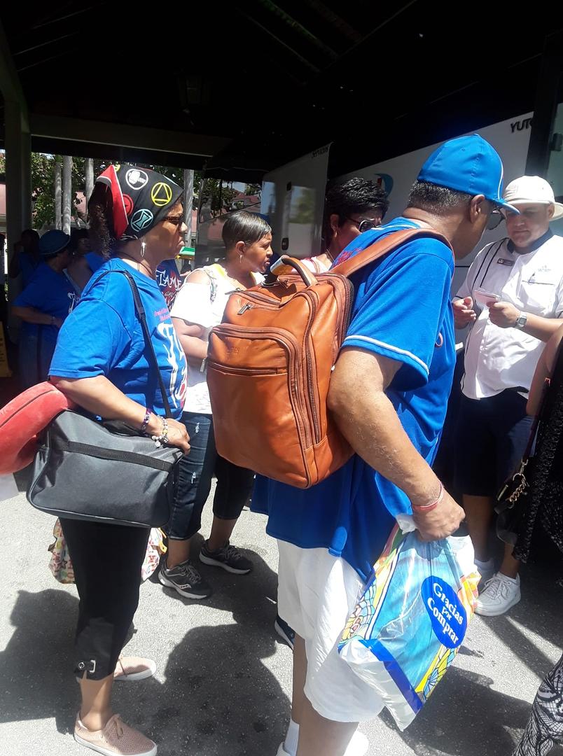 We had such a wonderful time;  all good things must come to an end.  Loading on the bus that will take us to the airport.   Heading Home.  There is no place like home. 
Froebel Class of 1969 SURVIVED THE DOMINICAN REPUBLIC
