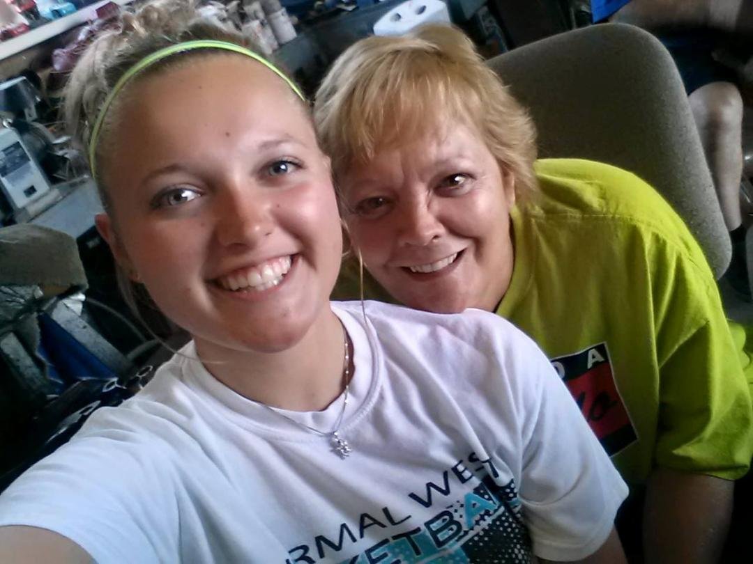 Savana Jane & me hanging out in garage w Gpa, Stef, Tim n Ezra. Lazy Mothers day afternoon!!