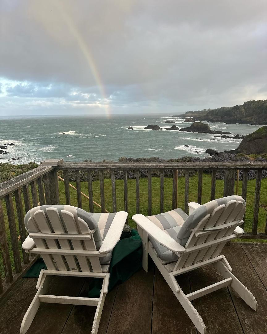 Great to be home #steveandelvis #mendocino