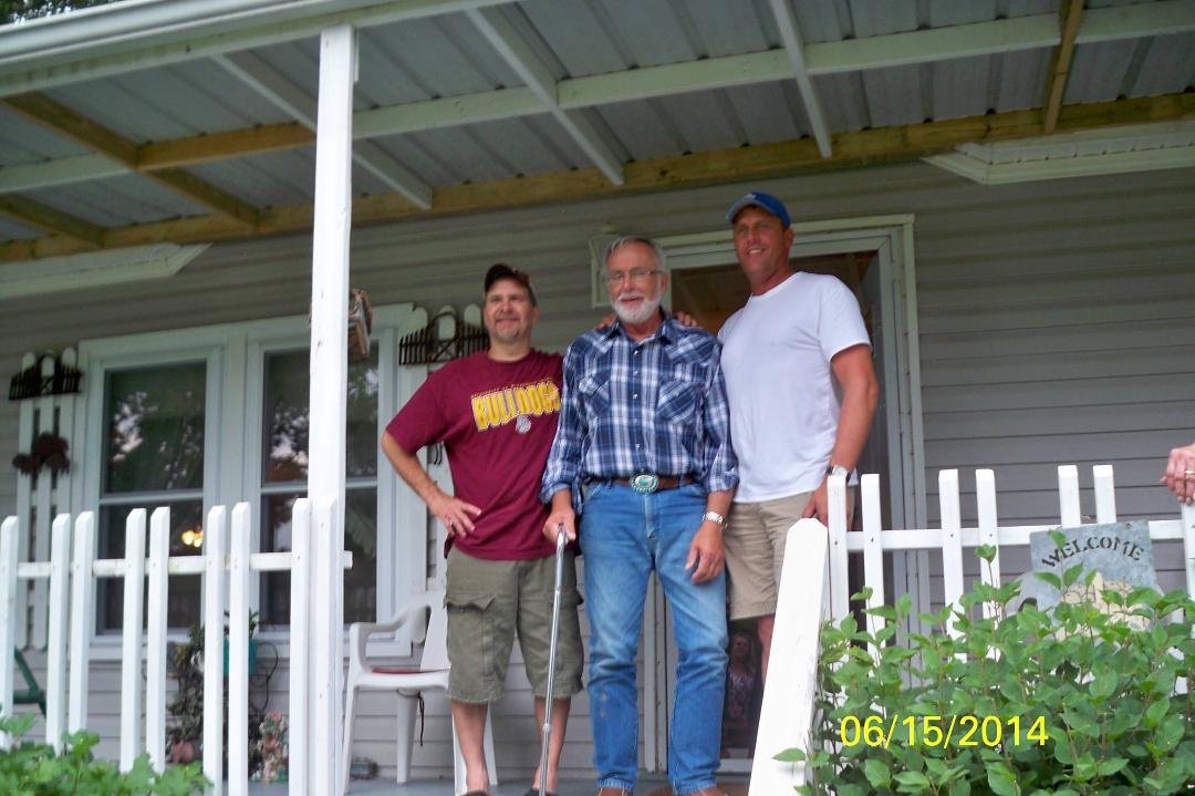 Danny, Kris & Cody visited this week end and Paul & Kelly flew in on Fathers dany and surprised us all.  What a special Day it was.