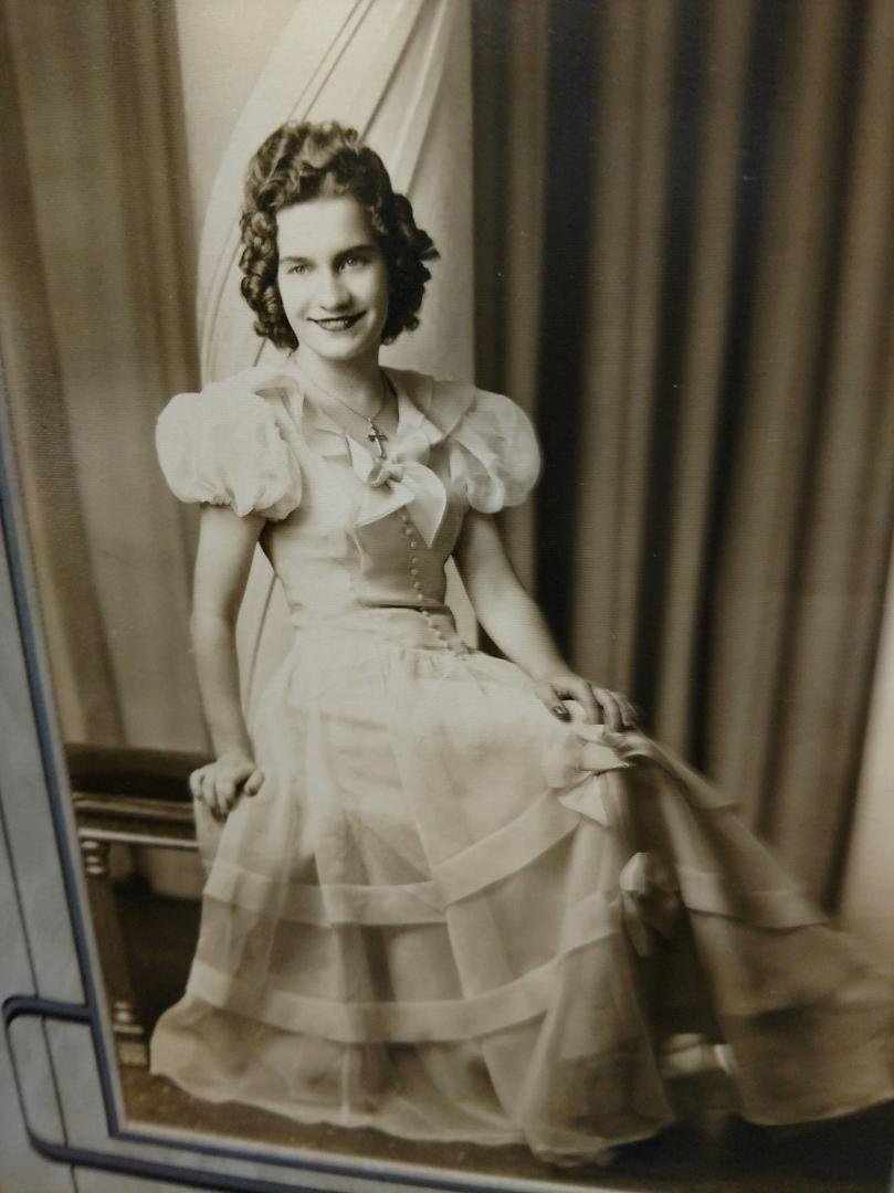 Ok my dear family members, could you please tell me who this is?
