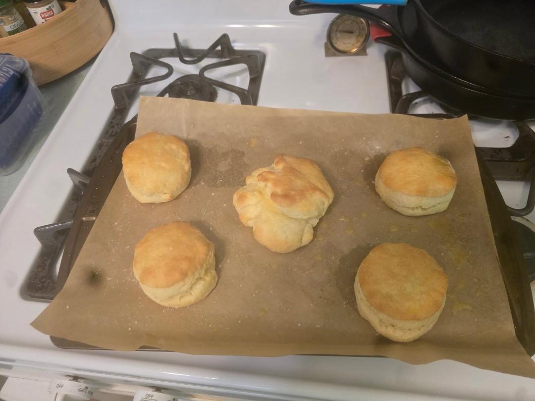 Gawd Dayuuuum these are some good biscuits, Y'all! Enjoy your Sunday.