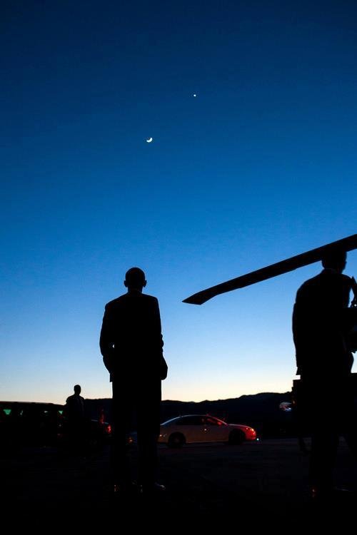 Obama acknowledges the death of Neil Armstrong the only way he knows how. A picture of him looking at the moon. Now that's an ego