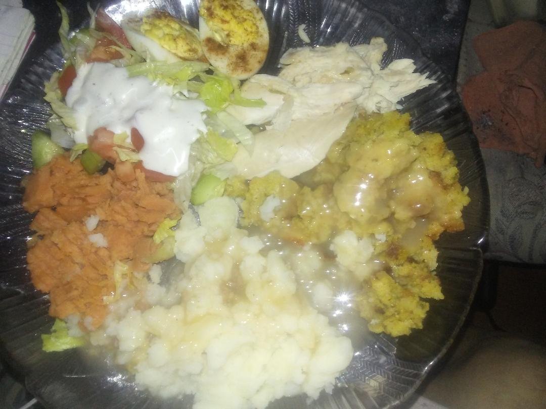 Thanks to a wonderful couple we met through friends at the church we had a filling and thankful Thanksgiving thank you, Tom and Jerri our extended family Love you both if it wasn't for you there would have been no Thanksgiv