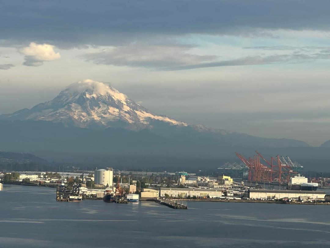 I never, ever, get tired of The Mountain in the Pacific Northwest.