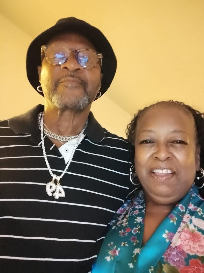 He said we look old, but I told him speak for yourself 😂😂🤣😭we look like the teens we use to be. Still best friends after All theses years, over 55 years.