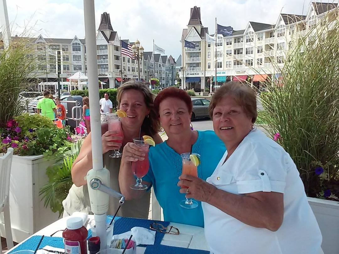 Great day having lunch with my friends Lucy & Natalie at Long Branch Beach