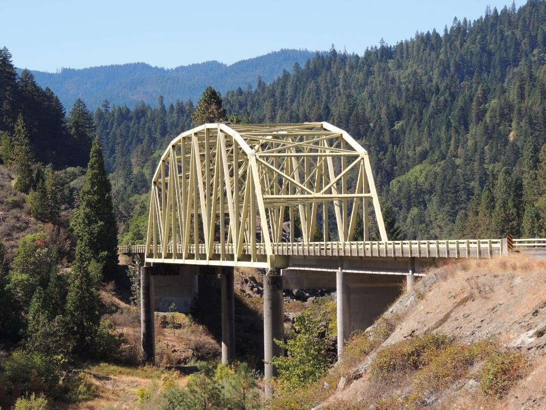 Some pictures from today from our drive through Applegate,Grants Pass, and Hellgate Canyon..It was a beautiful day..The guy on the side of the road holding the skelton was a little creepy though..