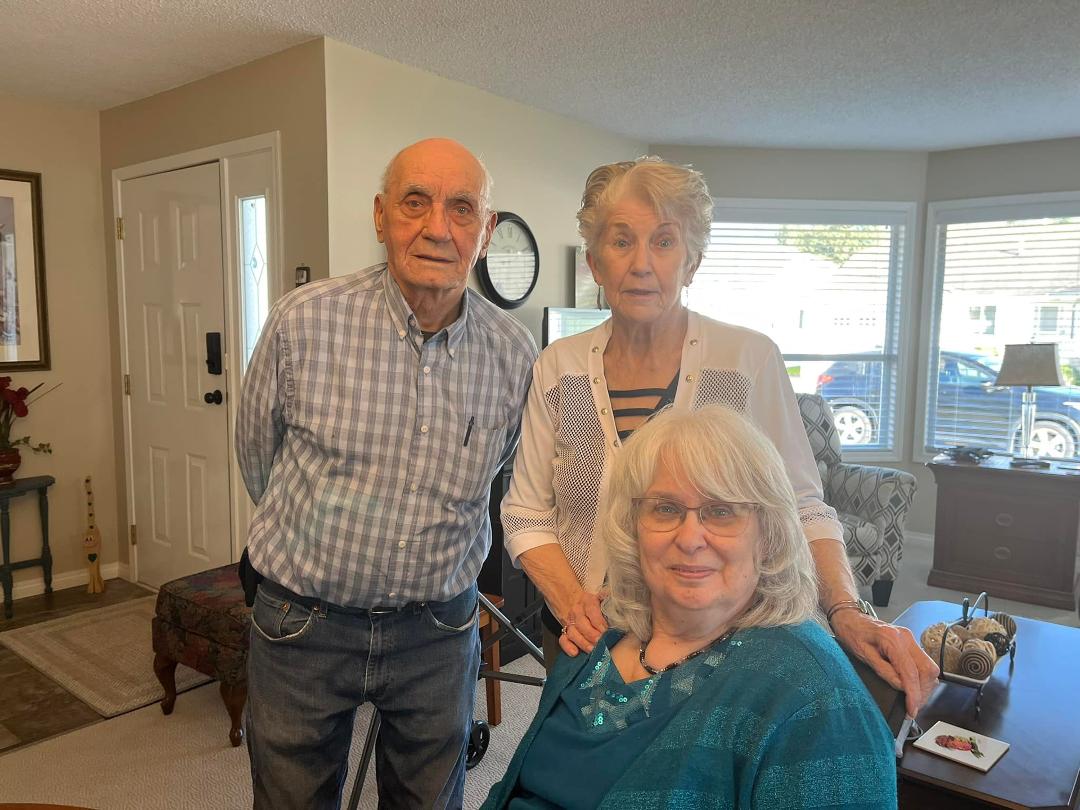 Just got back from having lunch with Ray and Cathie Meisner. They were friends of mine when i was a kid growing up in Bridgeview. Time goes by so fast.thsnks for a great time guys😁😁🥰