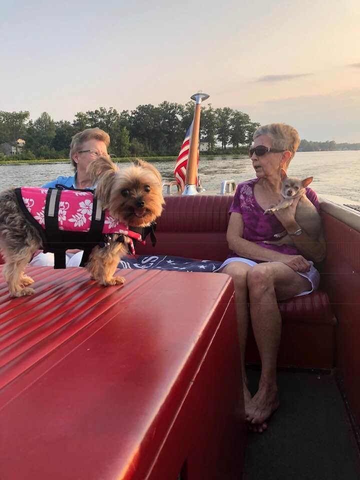 Taking sis Ginny and cousin Dawn & Chi Chi w/Throck Morton on Sabre ride, Lake Webster