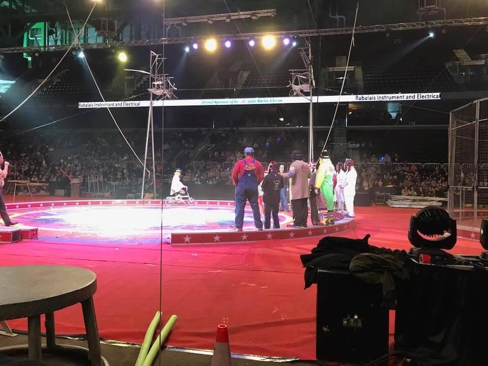 Sitting ring side enjoying the Shrine Circus 🎪 with Henri and Caity. Let’s get the show started! 🎪🦁🐘🐅