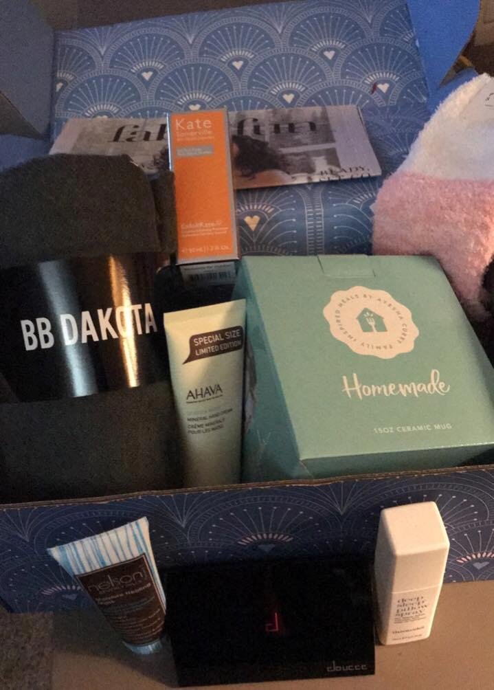 Just got my very first FabFitFun box and I’m in LOVE w/ all of it!!!
Kelley Powell Kloberdance, Katey Powell, Dana Watkins and Jenn Standley, check it out!!! $10 off the first box. You get sooo much stuff and every item