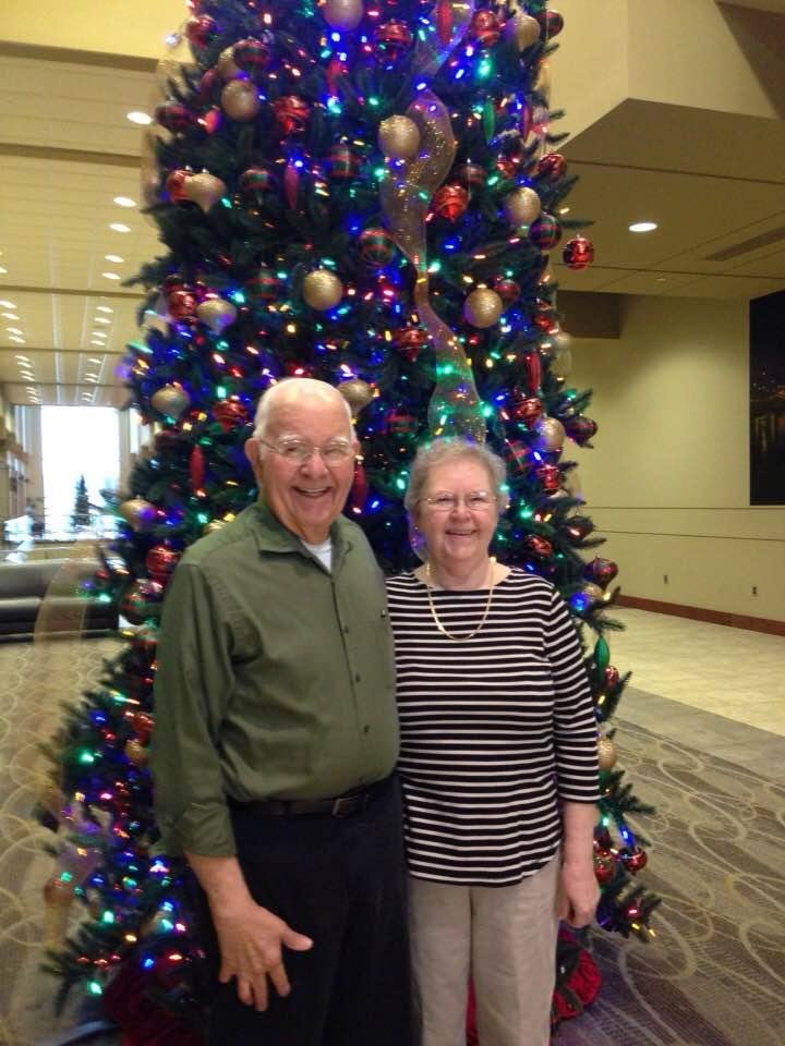 Merry 🎄 Christmas and Happy 😊 New Year from the Hoffmans.