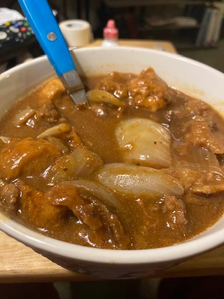 Dinner: 3 Sweet Onions, rough chop. 2 Hamburg Patties, sautéed. When done I added 3 small pieces of rye bread. Yes, with Seeds, that gives it all a nice flavor. Also a plop of Lawry’s Garlic Butter.
I used McCormacks