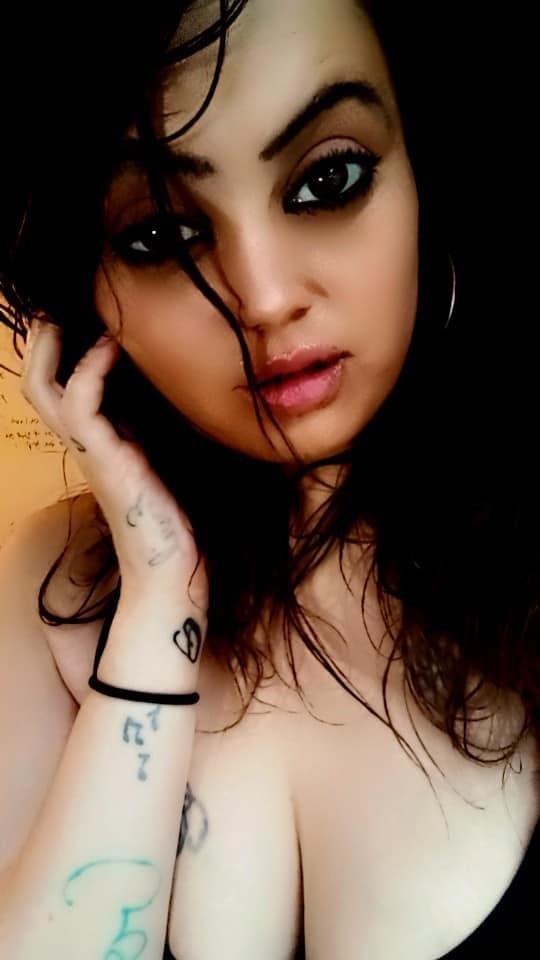 Dezarae Conniff's album, Mobile uploads