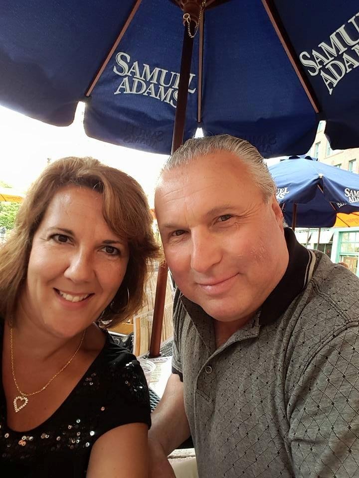 AT the Time, across the street from Rowes Wharf. Waiting for our Harbor cruise boat to see the FIREWORKS!!!!
       Happy 4th of July. USA USA