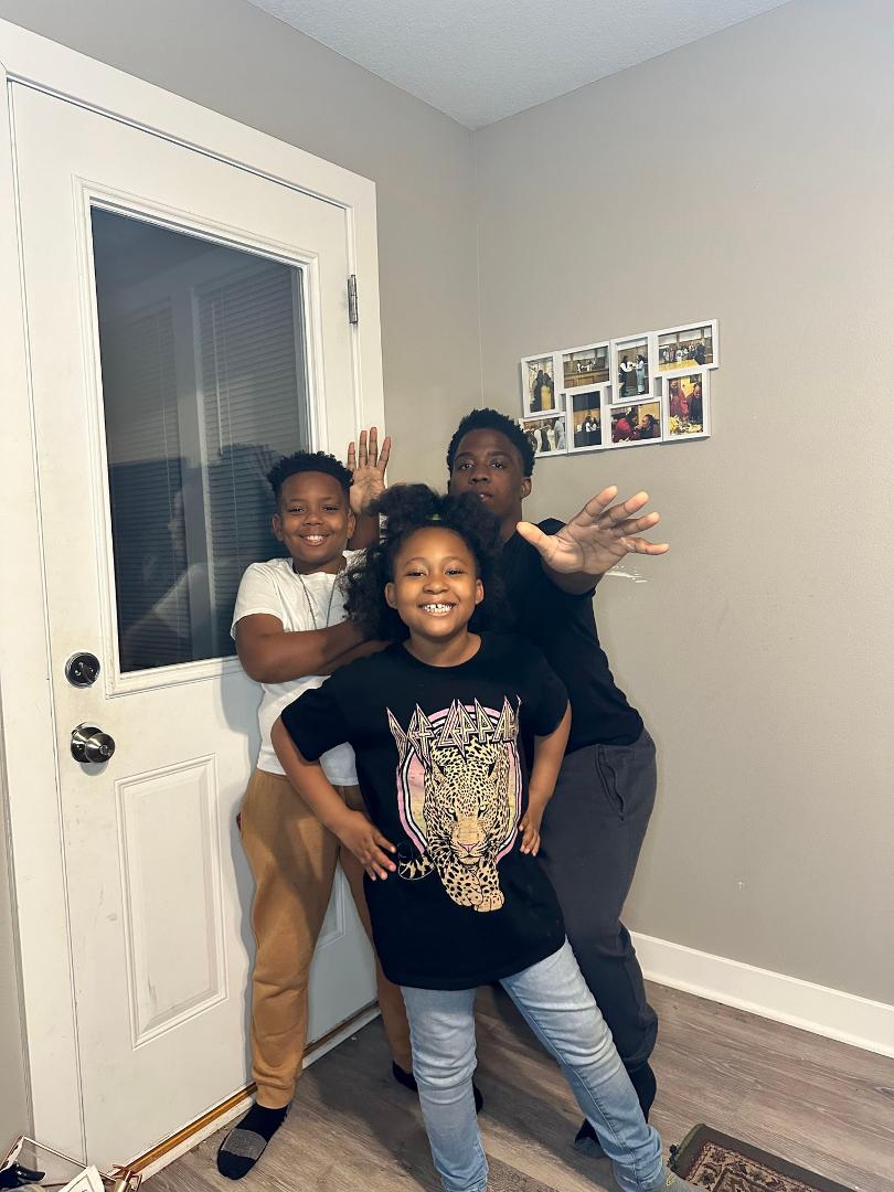 Dontay Davis' album, Mobile uploads
