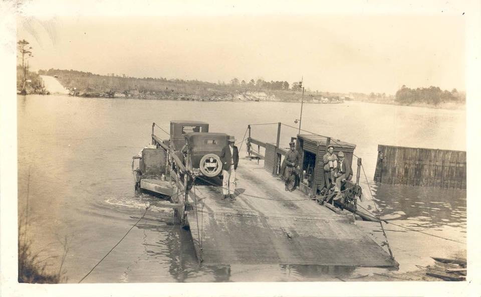 Galena Pasadena Ferry, in the early 30’s, before the days of the Washborn Tunnel.