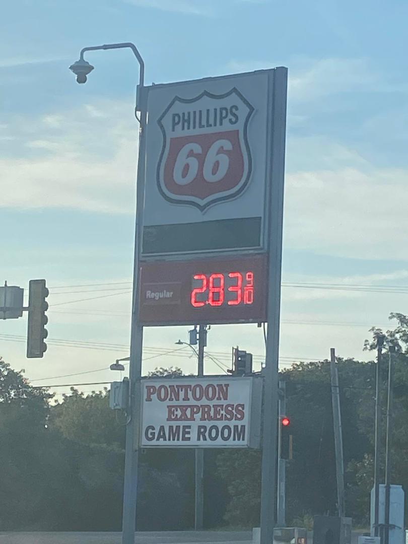 Gas is $2.83 at the Phillip 66 on 111 & 162 in Pontoon Beach. Don’t say I didn’t tell y’all.