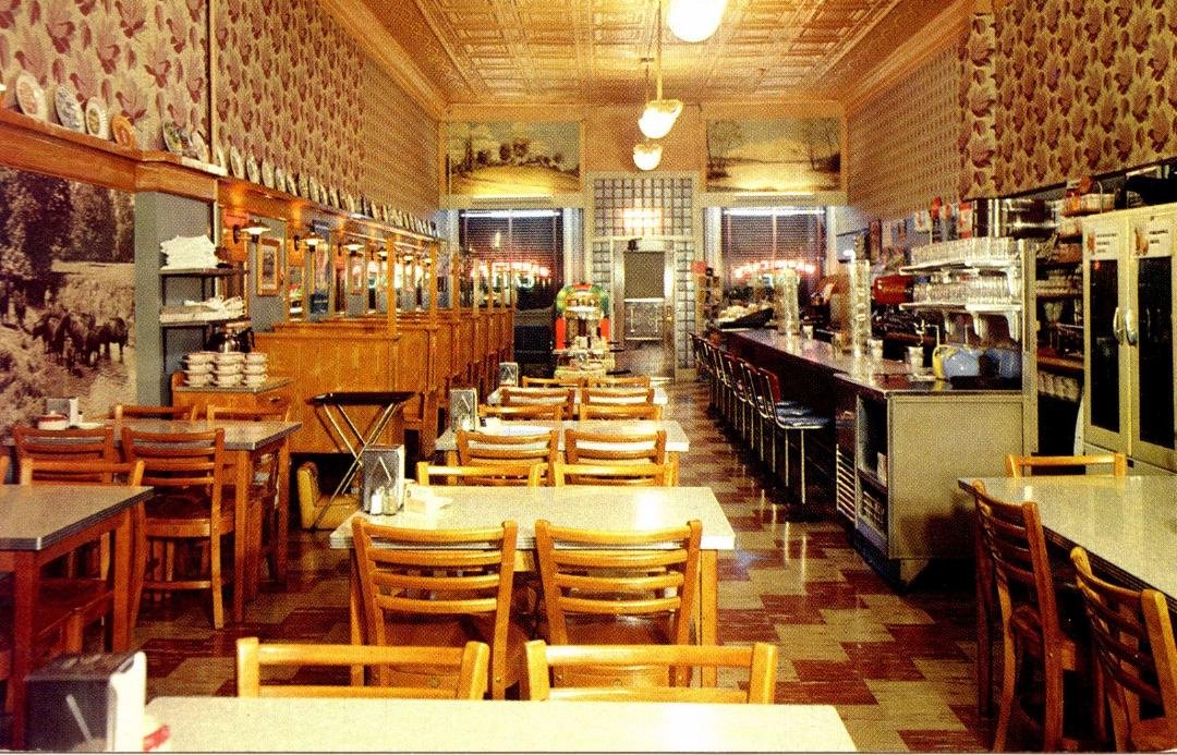 An old DeWitt picture from my collection. I'll bet Millie Berhenke remembers this place.