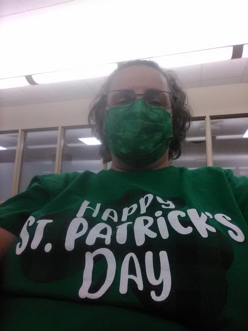 At Portage UH ready for tomorrow, a very nice nurse (?) bought me a mask to go with my shirt. So kind. 🍀🍺😁