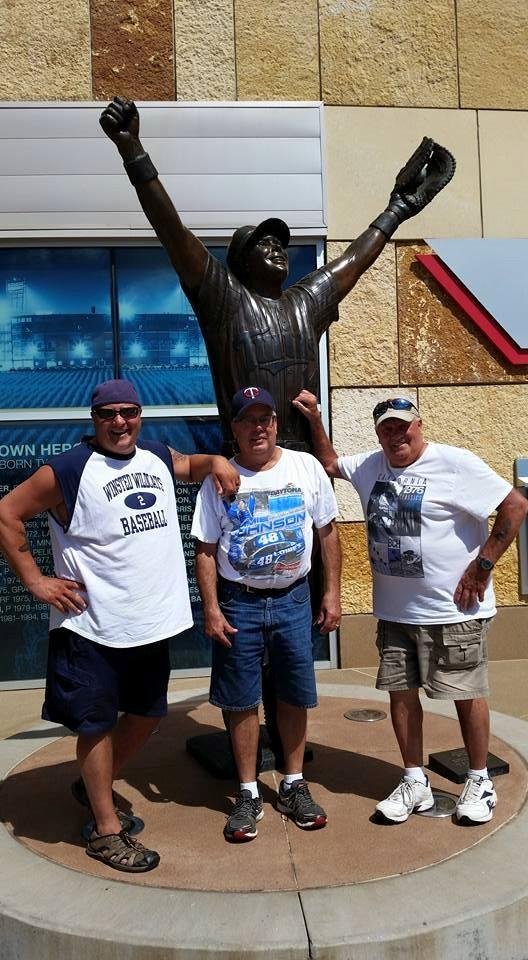 Twins fan Scooter,  U Billy and Dick with Kent Herbeck.