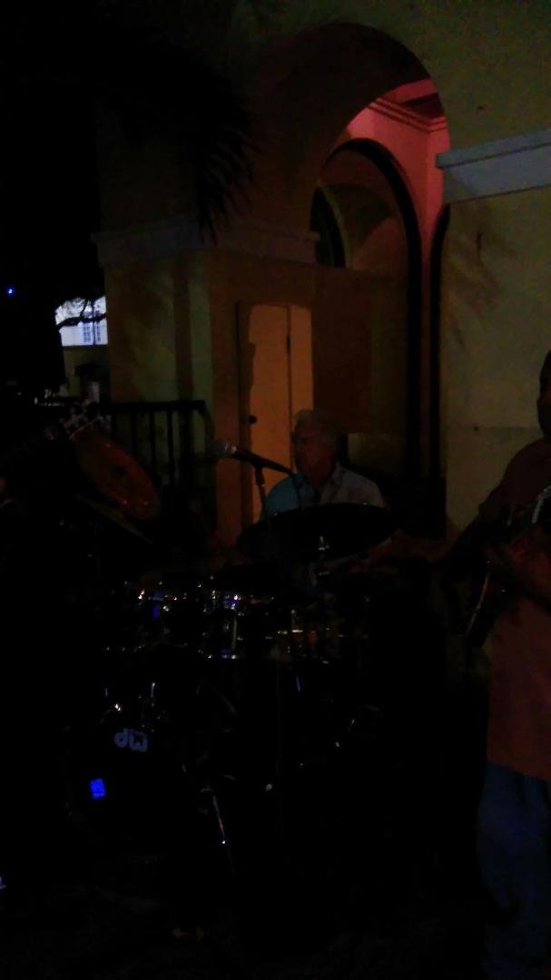 Grind and Grape Vero Beach Ralph sitting in for a few tunes. fun night with friends