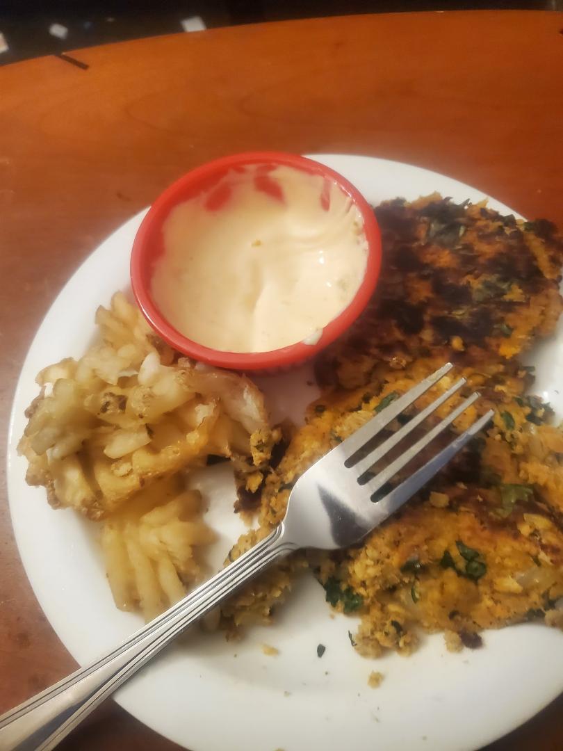 They turned out so good that I made some Sriracha mayo dipping sauce
