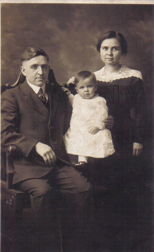 Here's one of Grandpa and Grandma Miles when they were quite young and my Mom, DaLee (Miles) Schroff when she was probably about a year old. Probably taken in late 1916 or early 1917.