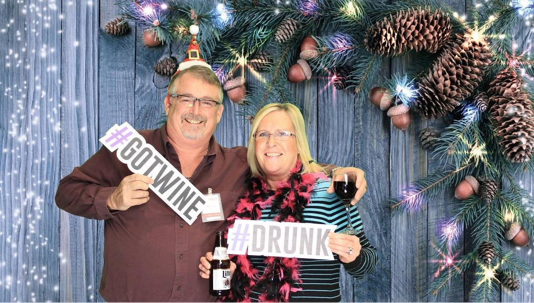 Wishing all our friends and family a Merry Christmas and
a Happy and prosperous New Year!