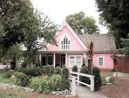 Lovvvve this !! 💟
Maybe I should paint my Minihome Pink !! 🤔💞😊