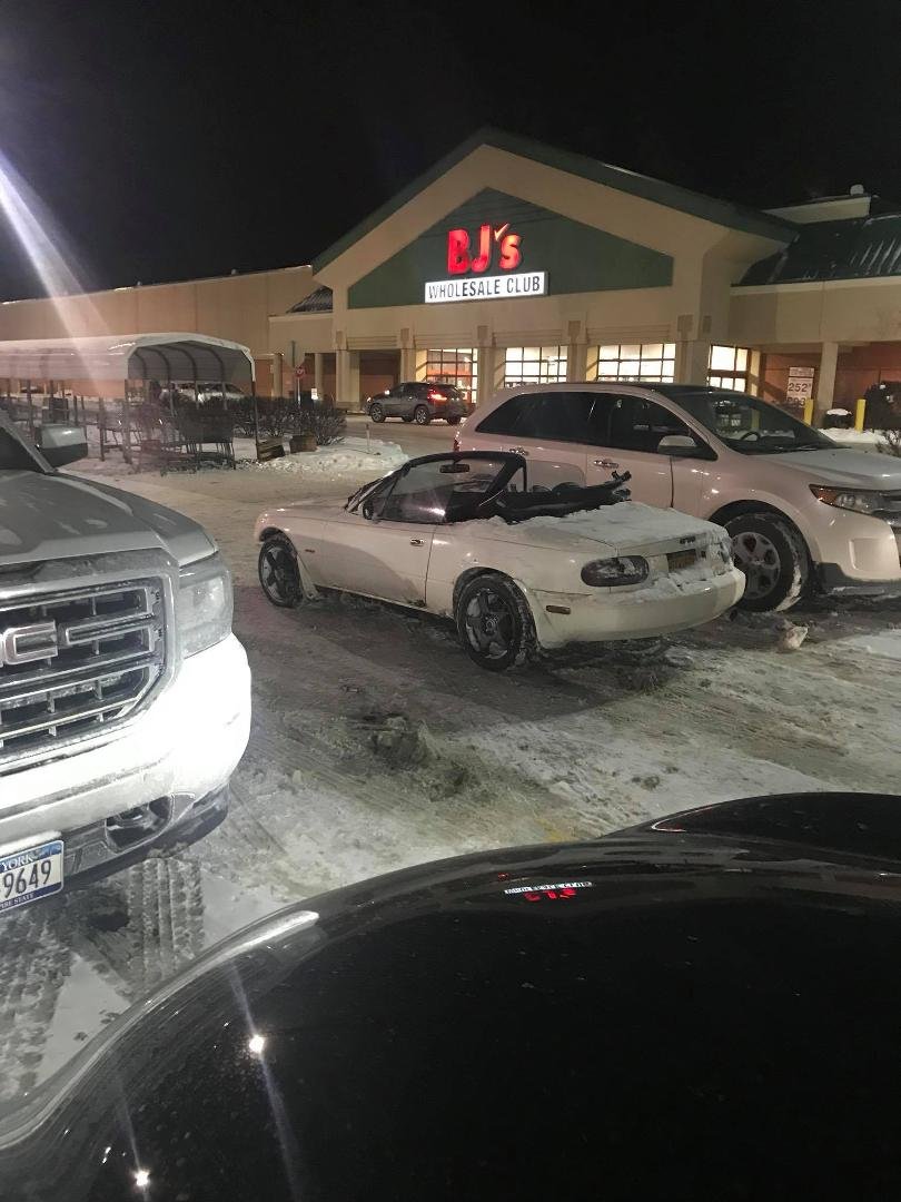 Only in Buffalo would someone drive with the top down with -20degree windchill.

GO BILLS!
