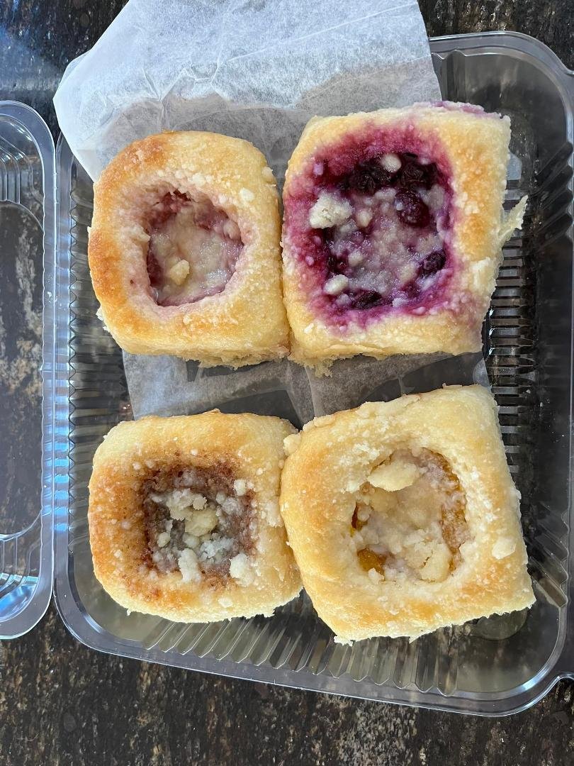 The Kolache Korner has come to our neighborhood. Advertised genuine Czech recipe. In talking to the owner/baker, her name is Marissa Zapalac originally from West, TX which is North of Austin on Hwy 77. Delicious! If you ar