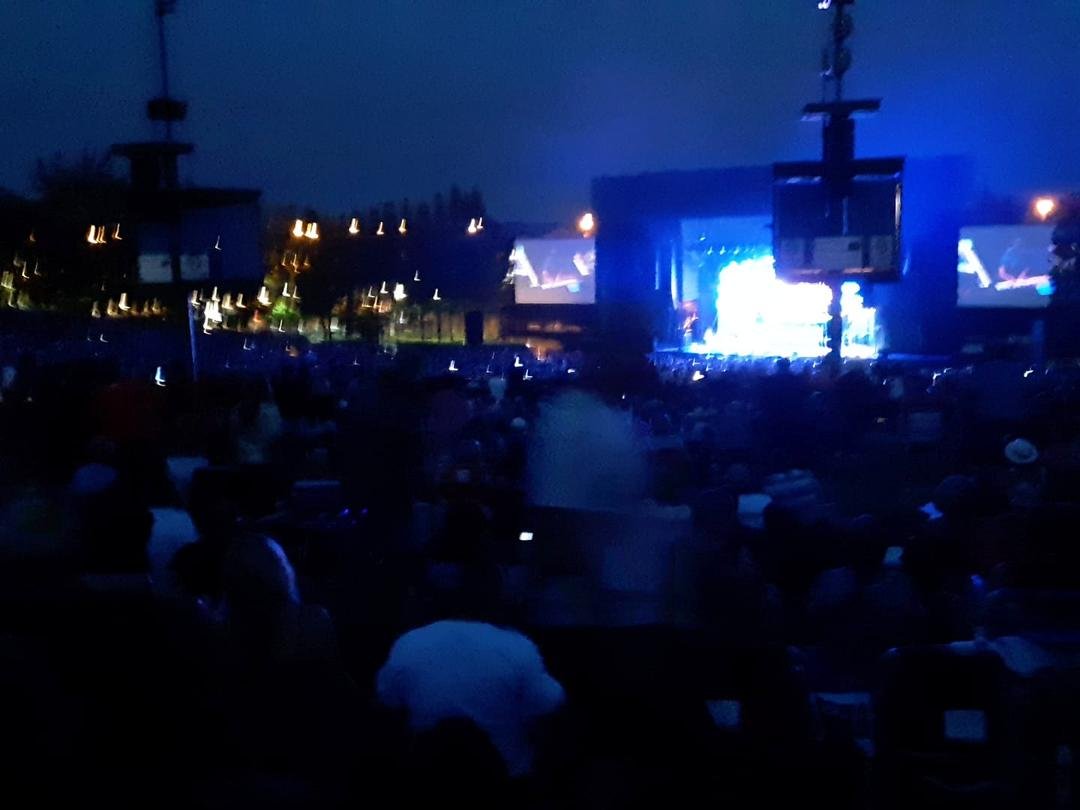 Santana concert with Glen and Nancy. whoo hoo